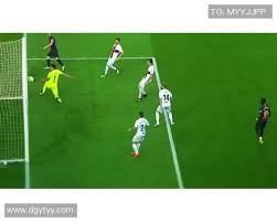 名场面！韩国队冰球大赛眼看不敌居然恶意犯规，中国队上去群殴