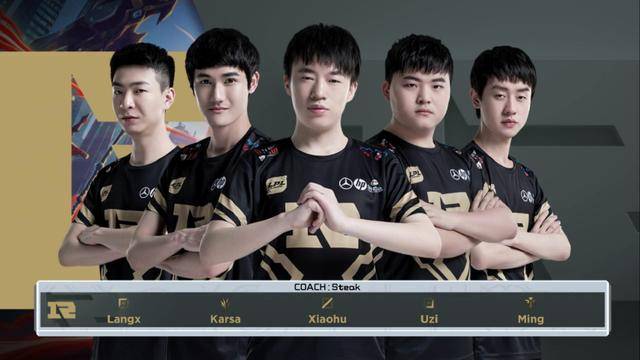 一位曾效力 一位曾效力